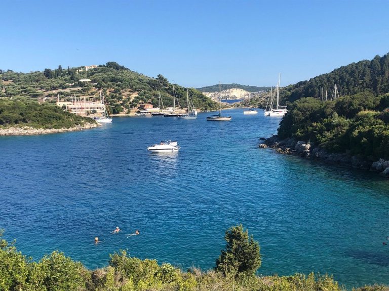 moggonisi-paxoi-golden-cruises